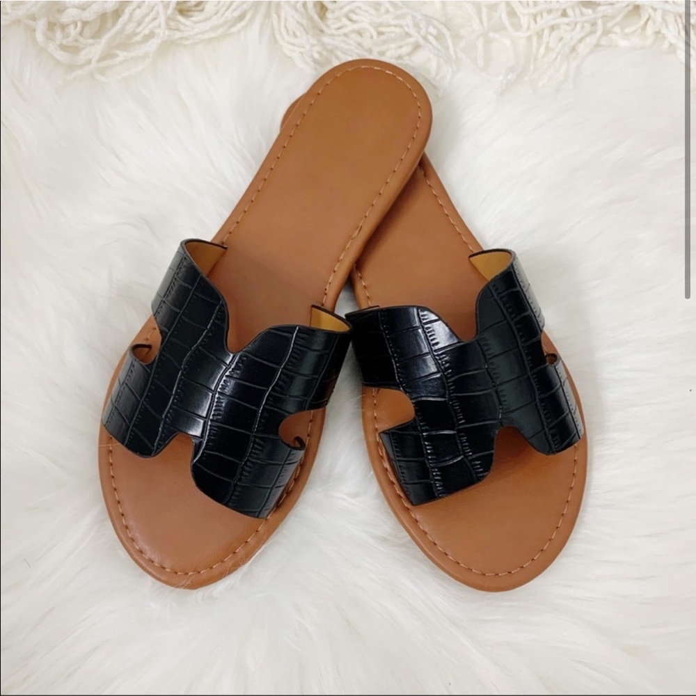NEW Camila Sandal- in Black - Picture 2 of 6